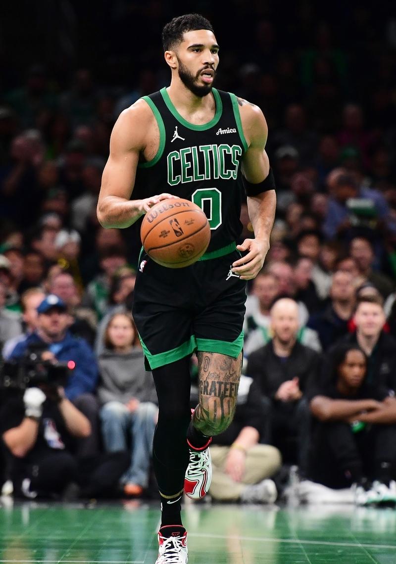 塔图姆迎来十二赛季高光表现，公牛球迷沸腾！